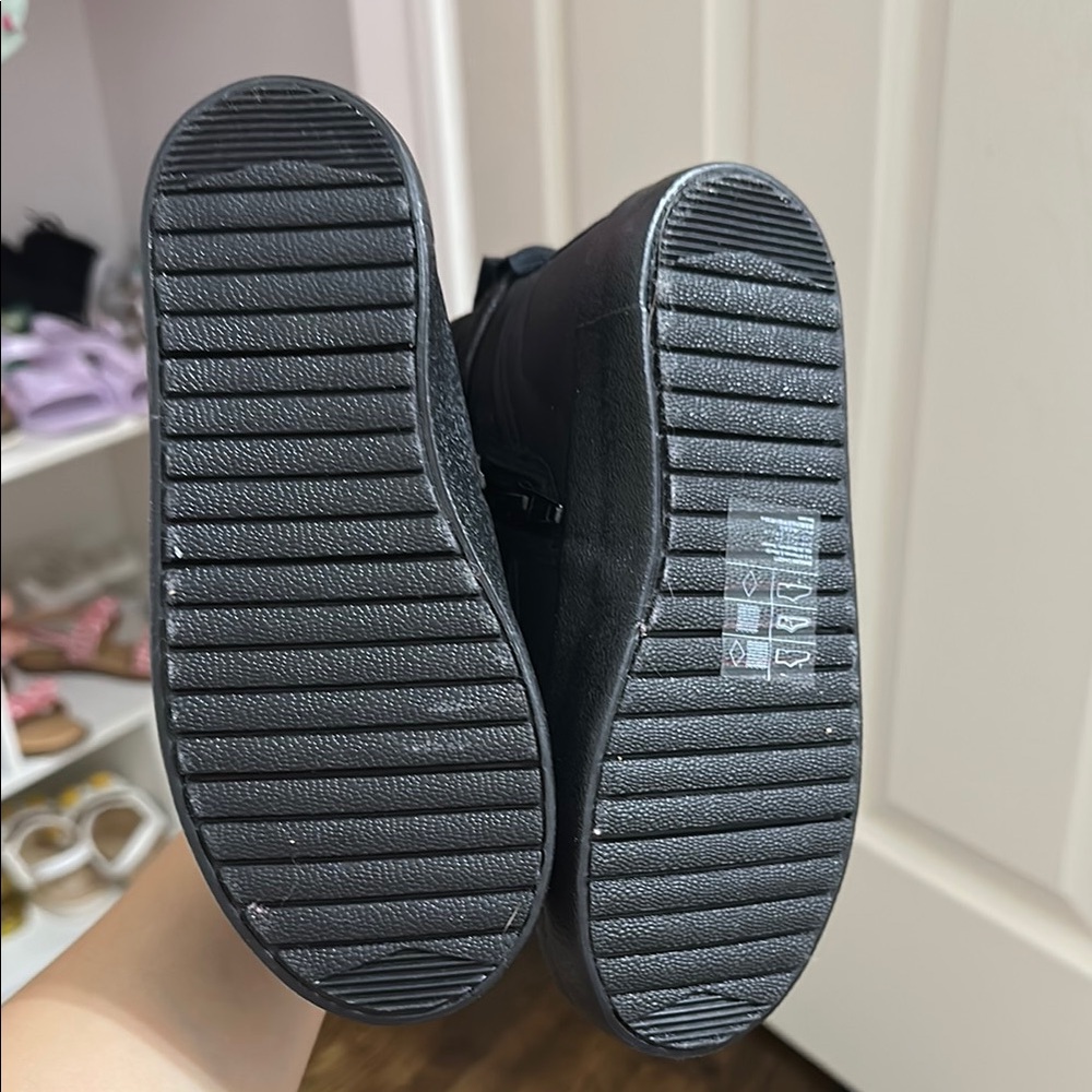 Black Fur-Lined Winter Boots - Picture 2 of 3